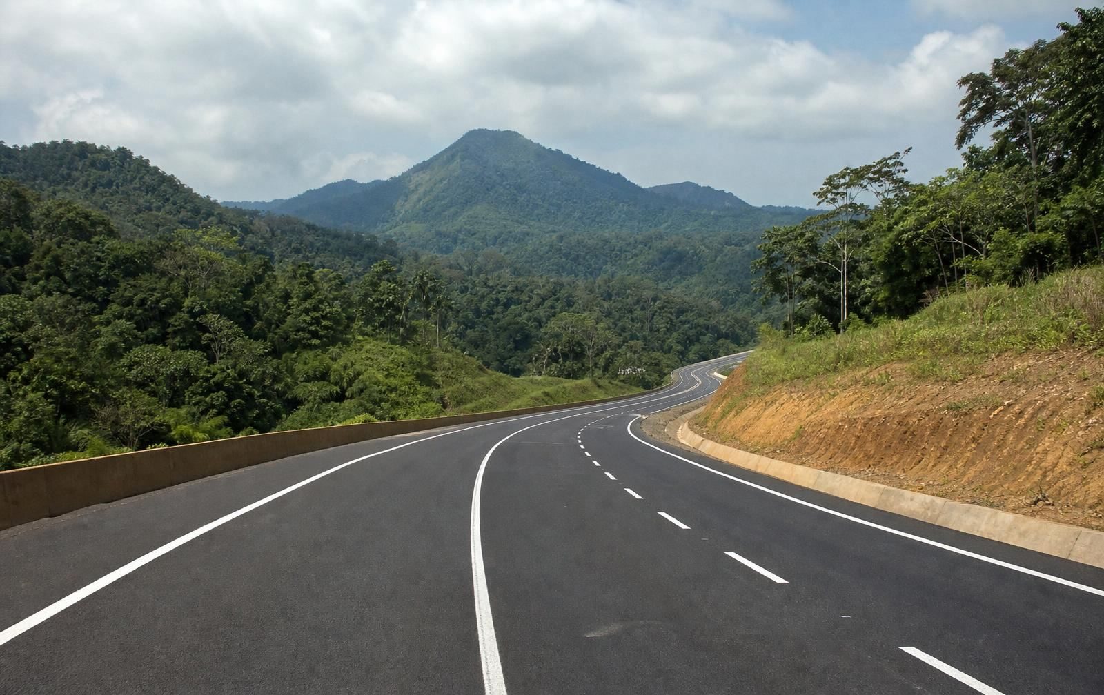 Construction de routes et d'infrastructures spécialisées
